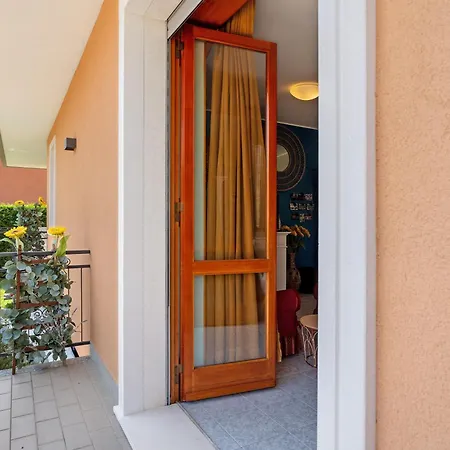 Дом отдыха La Casa Dei Girasoli-lago Maggiore