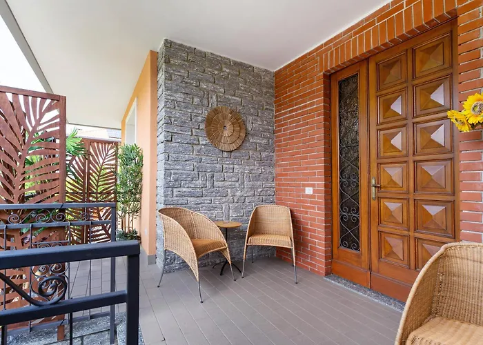 펜션 La Casa Dei Girasoli-lago Maggiore *