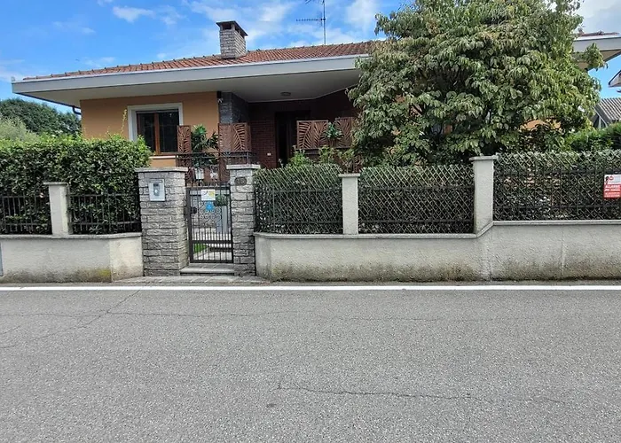 펜션 La Casa Dei Girasoli-lago Maggiore